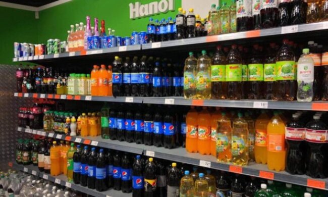 Дешевша кола та "стабільна" мінералка: як спека вплинула на цінники популярних напоїв