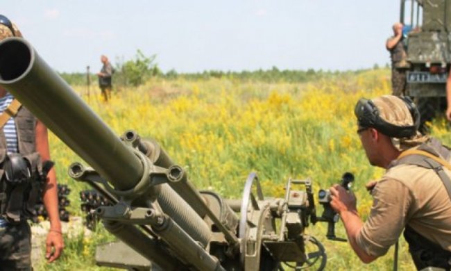 Боевики обстреляли пункт управления наблюдателей под Светлодарском