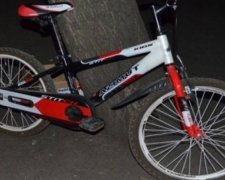 Дитяче ДТП: школярка насмерть задавила хлопчика велосипедом