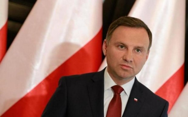Скандальный польский закон начал действовать: что это значит