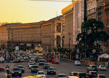 Украинцы, авто, фото из соцсетей