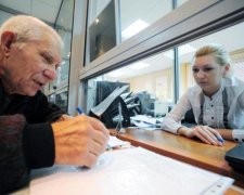 Дожились: работающим пенсионерам сделали денежный "подарок"