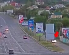 Безумец за рулем, скрин с видео