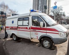 П'яний пішохід зніс автомобіль з дороги: біг стрімголов через перехрестя