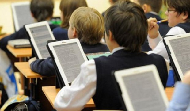 У столичных школьников появятся электронные учебники 