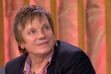Известного российского певца отправили обратно в Россию: Я буду подавать в суд