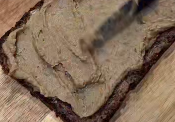 Паштет со сливами, кадр из видео