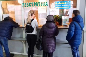 На що закладено новий "медичний" бюджет Києва: "баланда з вівсянки" та світанкові черги за "відсутніми ліками"