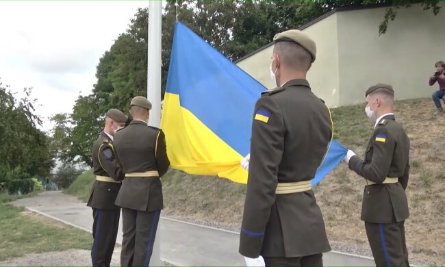 Флаг Украины, скриншот с видео