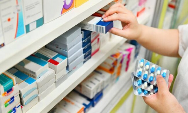 Лекарства в аптеке, фото realnoevremya