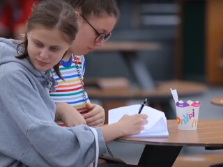 Школьники, скриншот с youtube