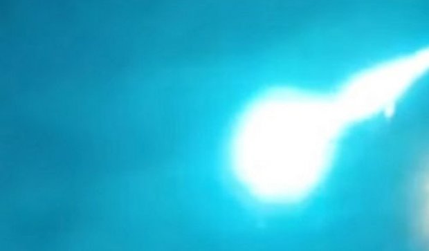 У небі над Читою з'явився загадковий зелений об'єкт (відео)