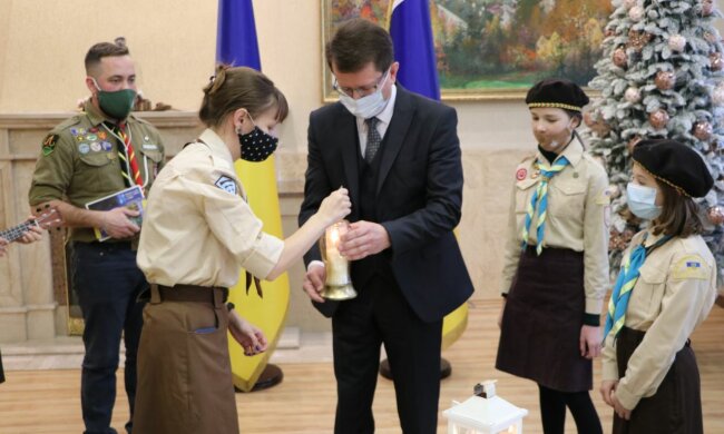 Закарпатская ОГА "загорелась" святым огнем: из Вифлеема - к народу