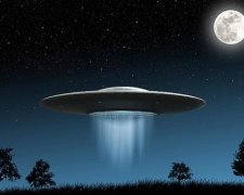 Очевидці зафільмували підбиті блискавкою НЛО