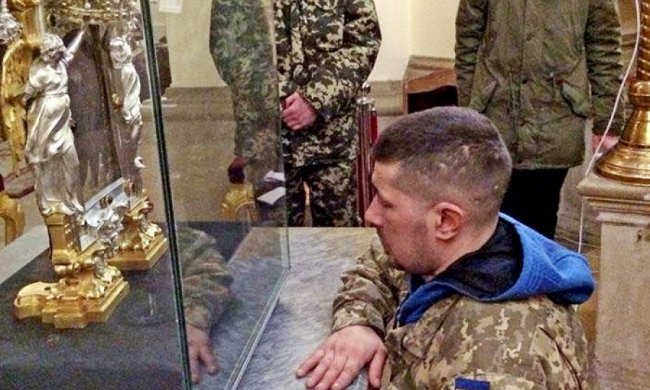 Через вірян у Львові перекрили рух