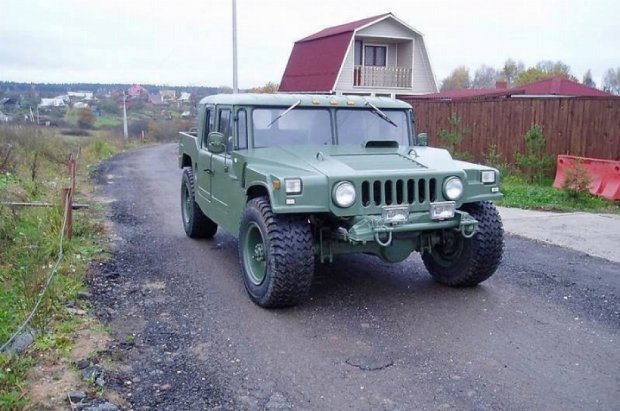 Радянське авто переробили на Hummer (фото)