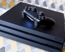 Sony PlayStation 4