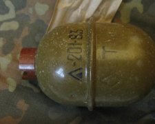 У Старобільську чоловік кинув гранату на подвір’я школи