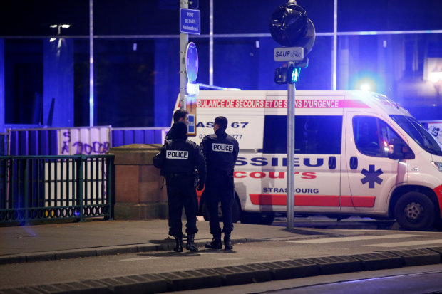 "Різдвяний" теракт у Франції: у справі спливли брати стрілка, копи повідомили про страшне