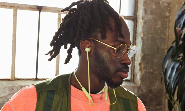 Beats Flex, the verge