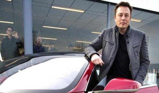 Tesla создаст электронные грузовики и внедорожники