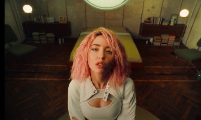 Надя Дорофеева, скриншот YouTube