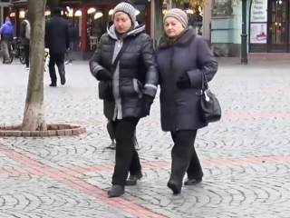 Пенсионеры. Фото: скрин youtube