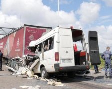 Чому маршрутки потрапляють у ДТП: ця інфографіка все пояснить