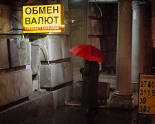 Курс валют на 2 травня: долар побачив світло в кінці тунелю