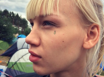 Тату на обличчі, фото з соцмереж