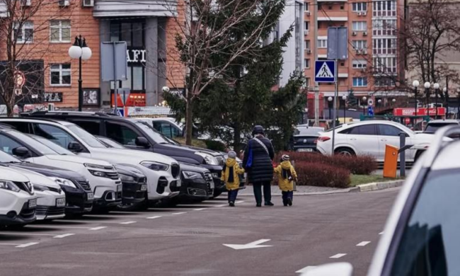 Українці, авто, фото із соцмереж