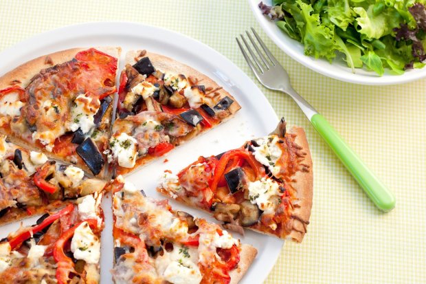 Едим и худеем: рецепт диетической куриной пиццы без теста