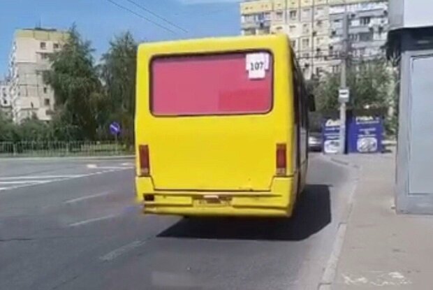 Днепровская маршрутка превратилась в баню на колесах: "Осторожно! Кипяток"