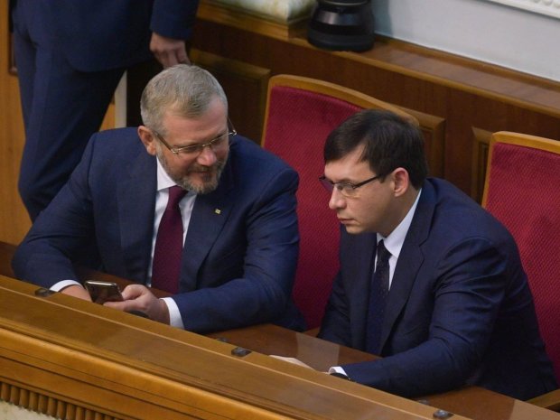 Мураев и Вилкул не смогут добиться мира, потому что они под санкциями РФ, – СМИ