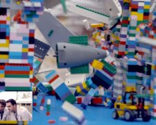 Відеоблогери засняли "крах" літака з Lego (ВІДЕО)