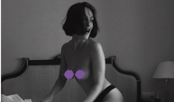 Nikita показала, як приручити кішку (фото)