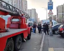 У Києві двоє дітей опинилися у вогняній пастці на 14 поверсі: "Швидка не приїхала"