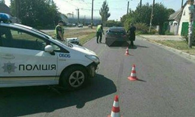 Копы в Днепре разбили служебное авто