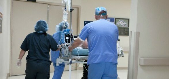 Не тільки легені: львівський лікар розкрив страшний секрет коронавірусу - схожий на ВІЛ