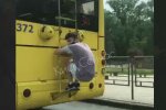 зачепер, скріншот з відео