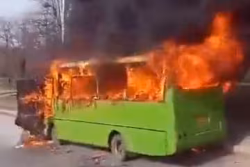 В Харкові на ходу спалахнула маршрутка (фото, відео)