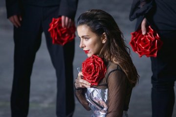 Лорак, Волочкова, Заворотнюк и другие звезды, утонувшие в долгах: пахать придется десятилетиями