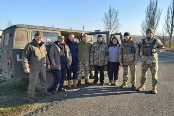 Волонтерка из Прикарпатья помогает военным, фото: Репортер