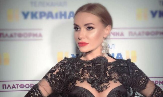 Вагітна? Слава Камінська показала кругленький живіт