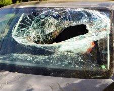 Женщина-Халк: обманутая супруга растрощила авто с любовниками голыми руками