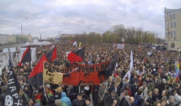 Антипутінських активістів посадили на три роки (фото)