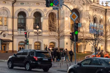 Украинцы, авто, светофор, фото из соцсетей