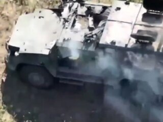 Розбита техніка окупантів. Фото: скриншот Youtube