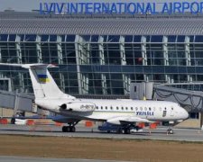 У Львові "замінували" авіарейс