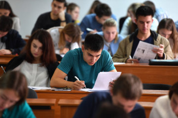 Завищені вимоги до абітурієнтів: названо прохідні бали на десяток найпопулярніших спеціальностей України